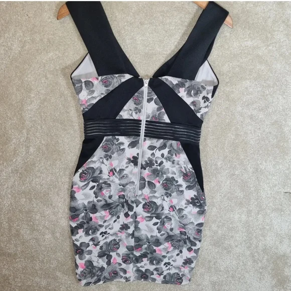 Lashes Bodycon Dress Womens Size 10 Floral Stretch Short Geometric Design - Picture 4 of 8